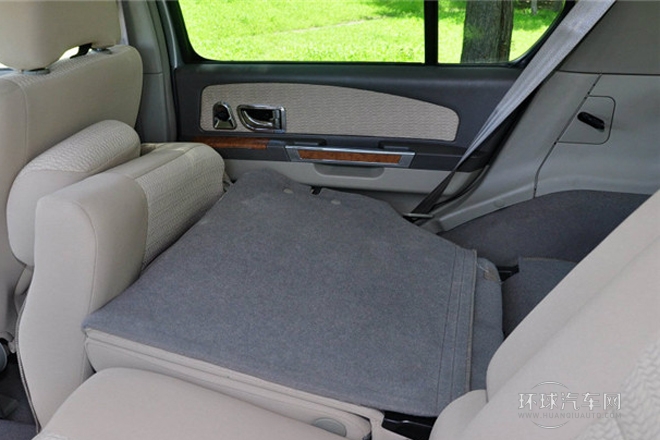 2013款2.4L手動兩驅(qū)行政版