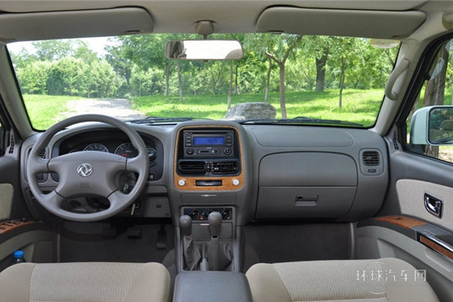 2013款2.4L手動(dòng)兩驅(qū)行政版