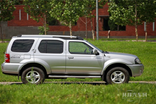 2013款2.4L手動(dòng)兩驅(qū)行政版