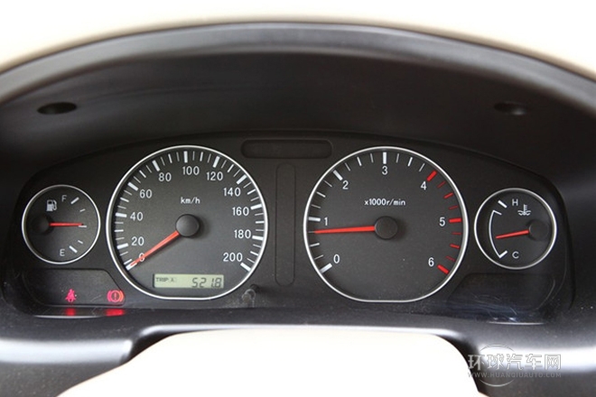 2013款2.4L手動兩驅(qū)豪華版