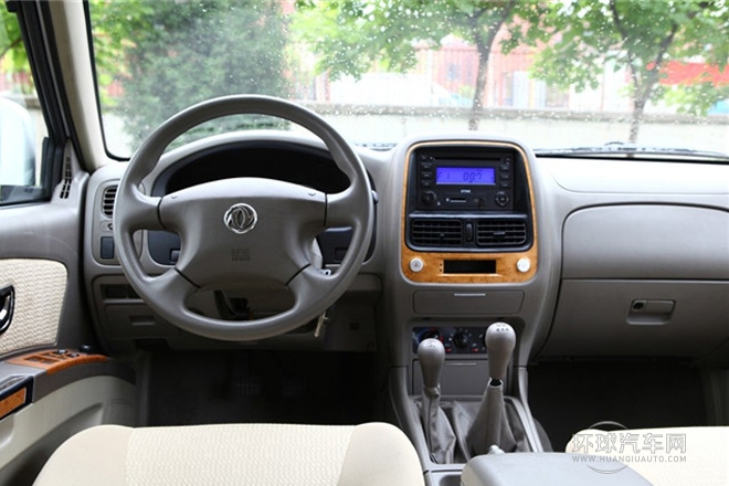 2013款2.4L手動兩驅豪華版