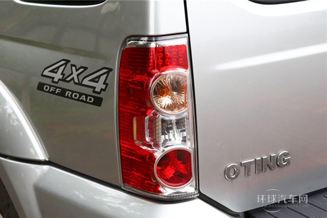 2013款2.4L手動兩驅豪華版