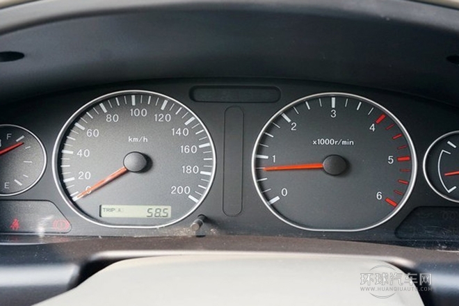 2013款2.5L手動兩驅豪華版