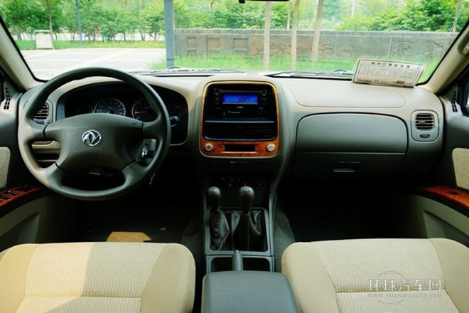 2013款2.5L手動兩驅豪華版