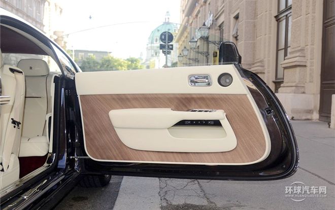 2013款 6.6T 標(biāo)準(zhǔn)型