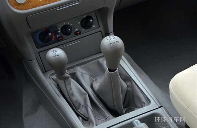 2013款2.5L手動四驅豪華版