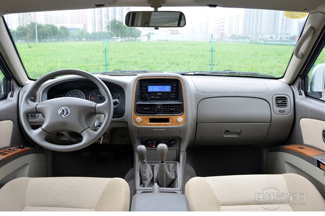 2013款2.5L手動四驅豪華版