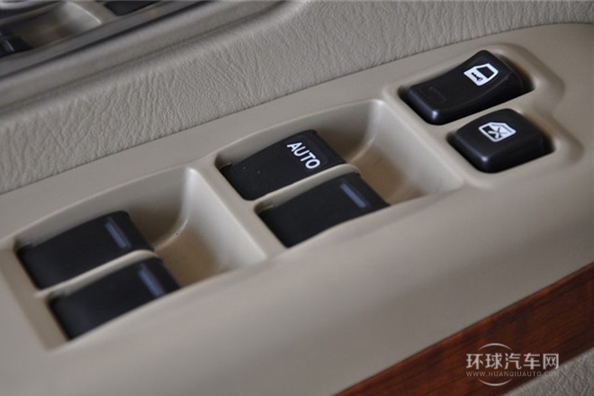 2009款2.5L自動豪華版