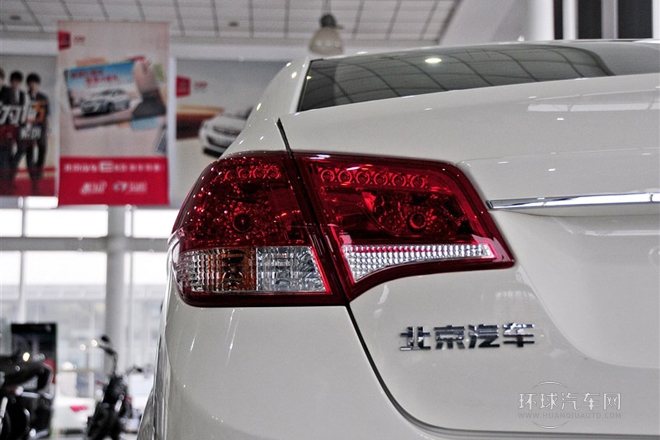 2013款 三廂 1.5L 手動樂天版