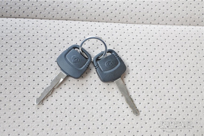 2009款2.0L手動標準型
