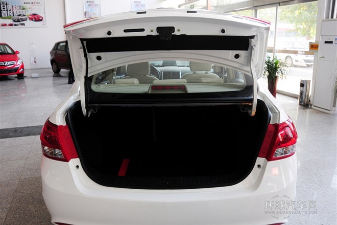 2013款 三廂 1.5L 自動(dòng)樂天版