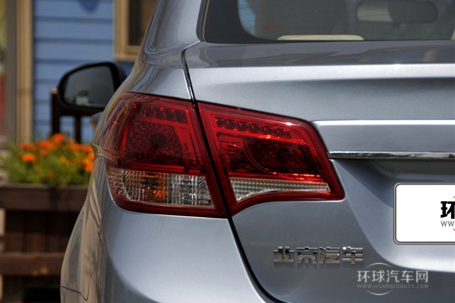 2013款 三廂 1.5L 自動樂天版