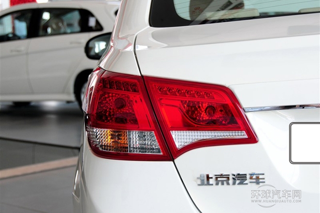 2013款 三廂 1.5L 手動(dòng)樂(lè)尚版