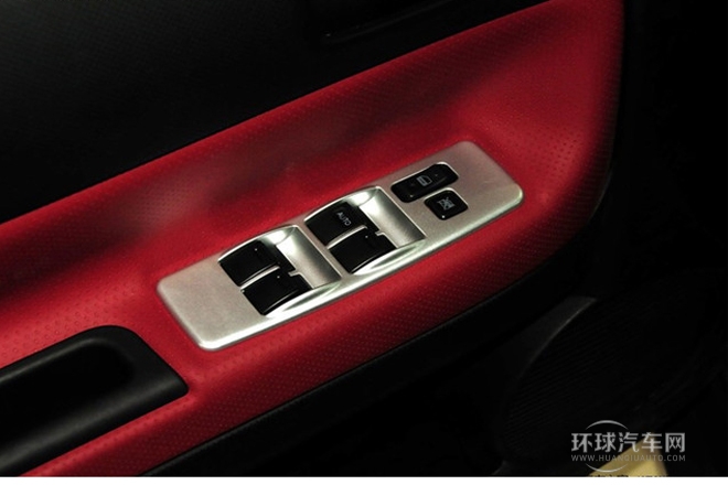 2013款 1.5L 手動導(dǎo)航版