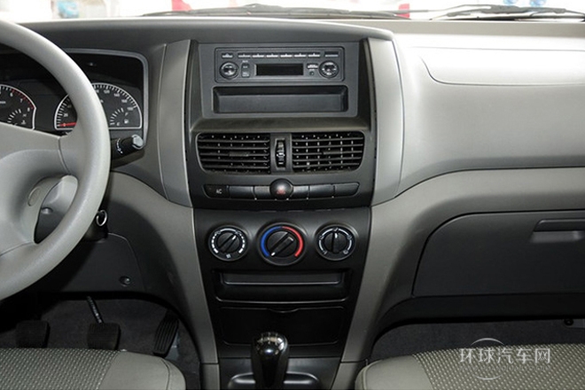 2014款 1.5L 手動標(biāo)準(zhǔn)型7座 國V