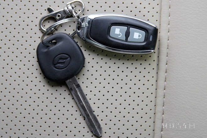 2010款 2.5T 兩驅DD6470H標準型