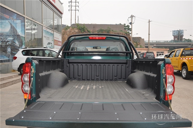 2013款 2.0T歐洲版 兩驅(qū)領(lǐng)航型 6MT小雙排