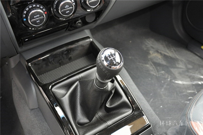 2013款 2.0T歐洲版 兩驅(qū)領(lǐng)航型 6MT小雙排