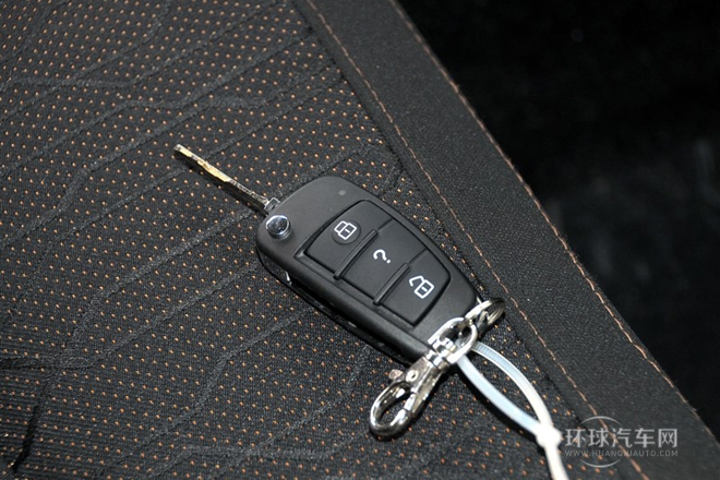 探索版 2.0T 柴油4X4豪華型