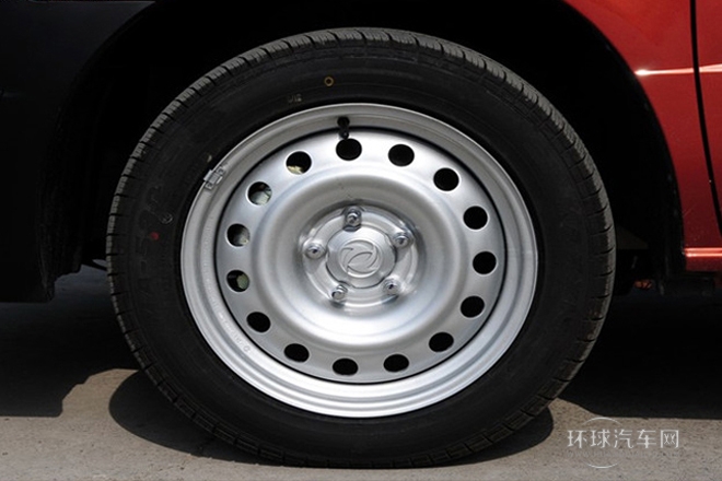 2014款 1.5L 手動標準型5座 國V