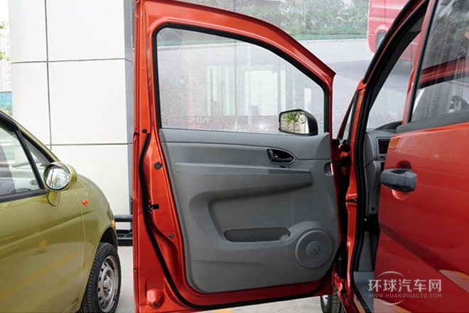 2014款 1.5L 手動標(biāo)準(zhǔn)型5座 國IV