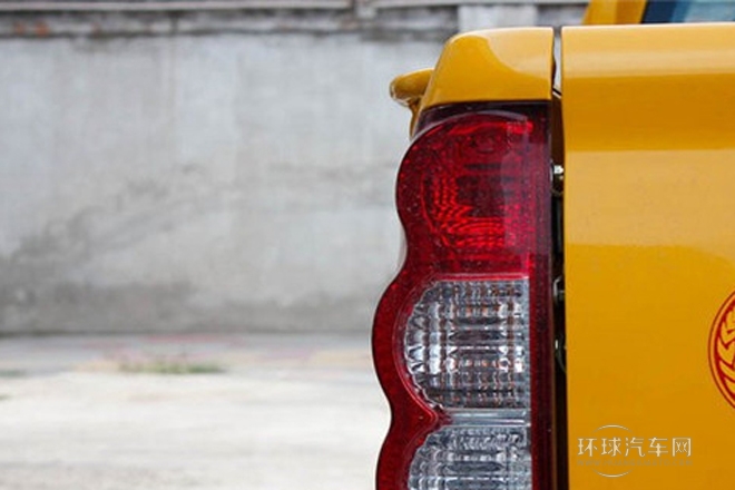 2013款 2.4L歐洲版 兩驅精英型大雙排