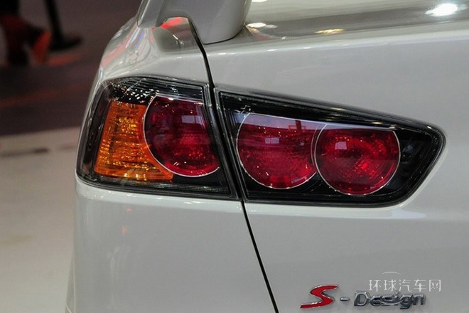 2014款 競速版 1.8L CVT舒適型