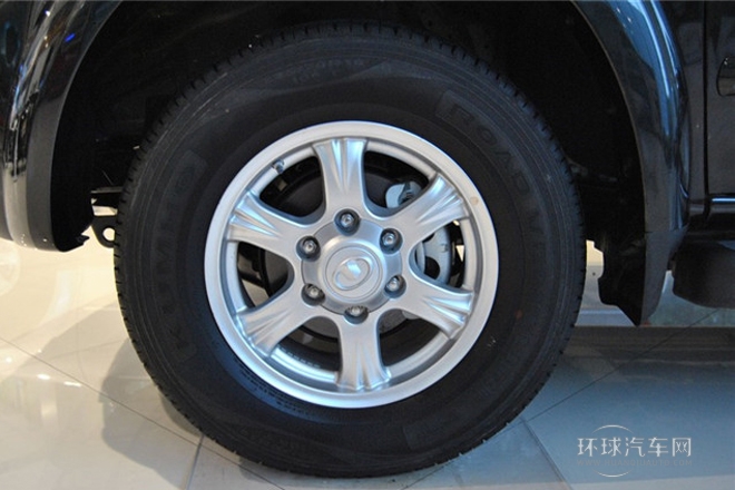 2013款 2.4L歐洲版 兩驅(qū)領(lǐng)航型小雙排