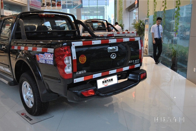 2013款 2.4L歐洲版 兩驅(qū)領(lǐng)航型小雙排