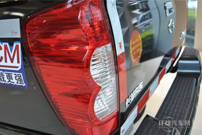 2013款 2.4L歐洲版 兩驅(qū)領(lǐng)航型小雙排