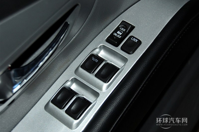 2011款 2.0L 超豪華型