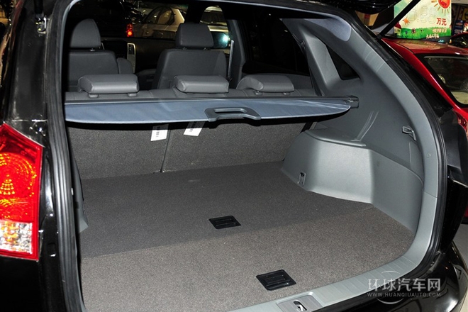 2011款 2.0L 超豪華型