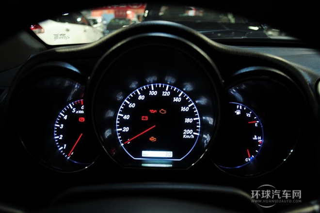 2011款 2.0L 超豪華型