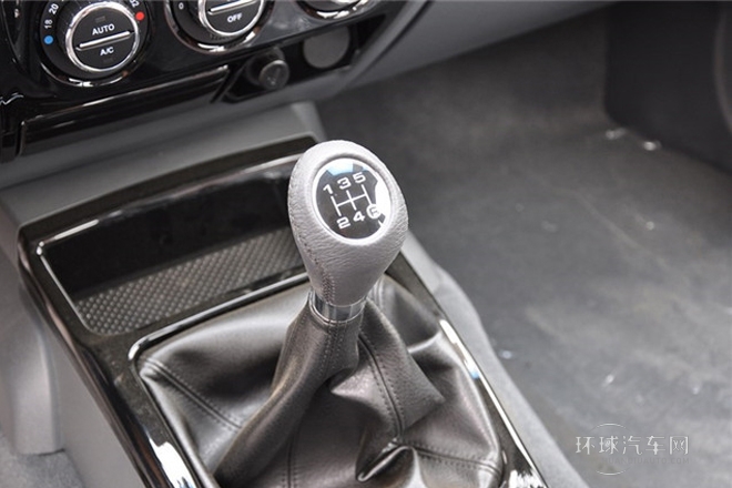 2013款 2.4L歐洲版 兩驅領航型大雙排