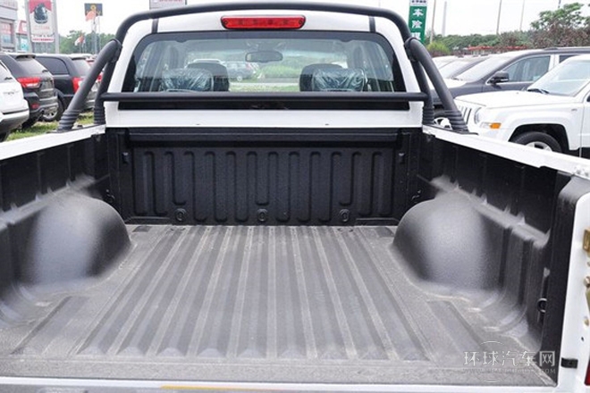 2013款 2.4L歐洲版 四驅精英型小雙排