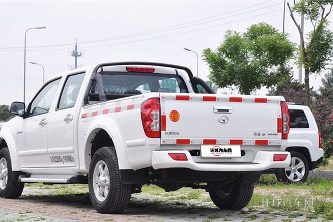 2013款 2.4L歐洲版 四驅精英型小雙排