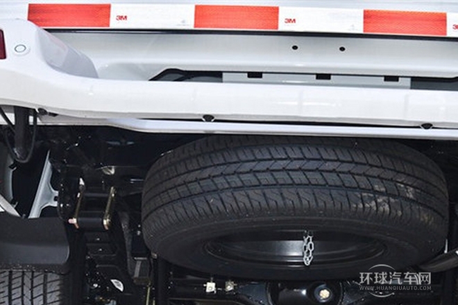 2013款 2.4L歐洲版 四驅領航型小雙排