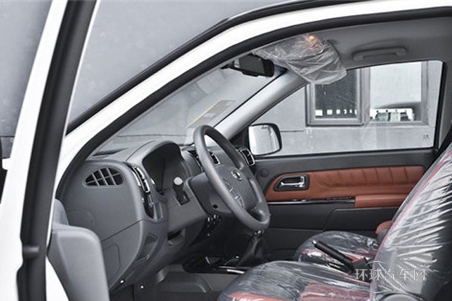 2013款 2.4L歐洲版 四驅領航型小雙排