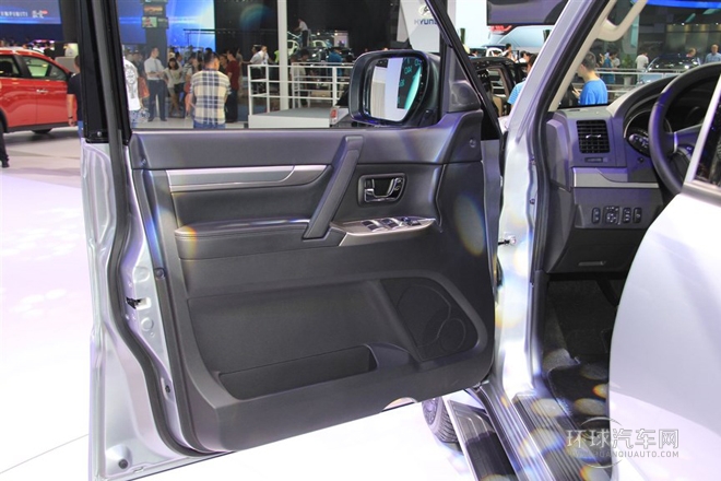 2015款 3.0L 精英超越版 國(guó)V