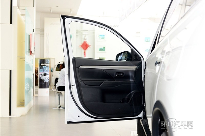 2014款 2.4L 四驅豪華超值版 5座