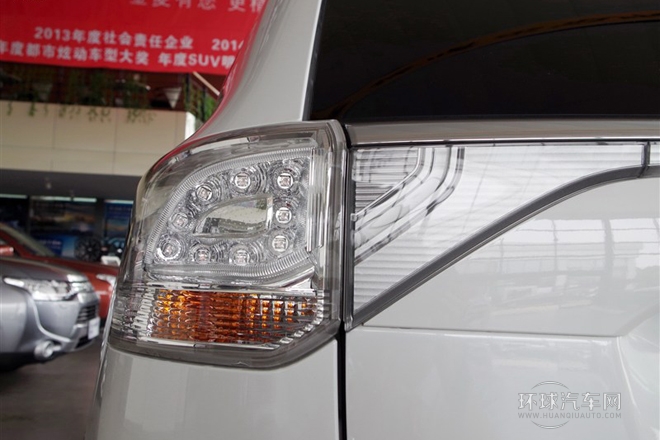 2014款 2.4L 四驅豪華超值版 7座