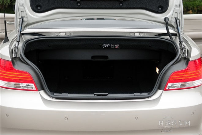 2011款 120i 敞篷轎跑車