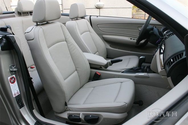 2011款 120i 敞篷轎跑車