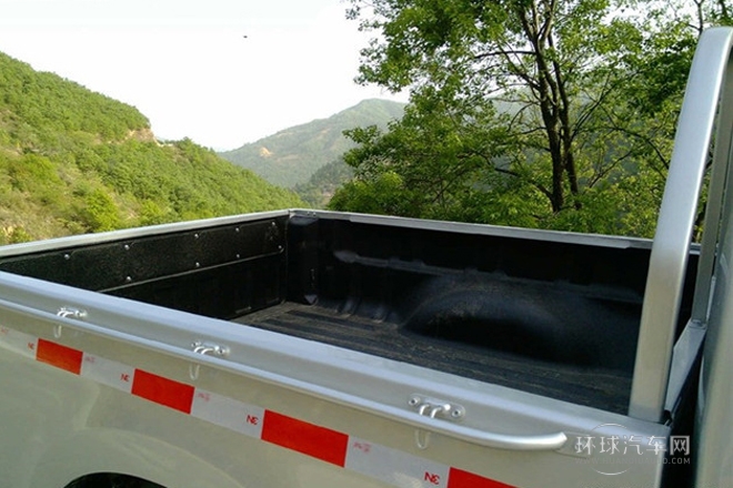 2011款 2.8T商務版 豪華型大雙排