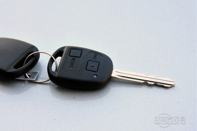 2011款 2.4L公務版 豪華型 兩驅小雙排