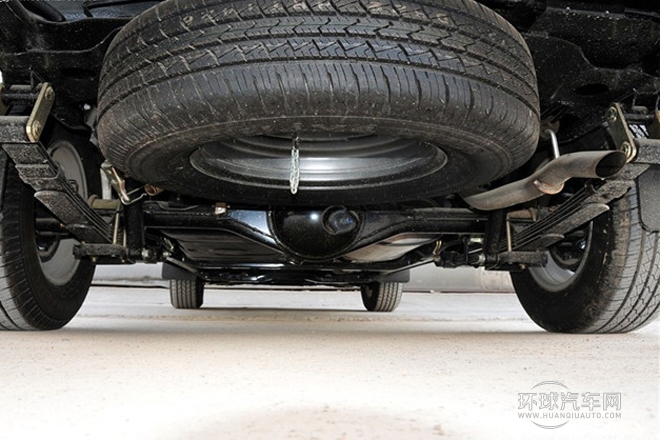 2011款 2.4L公務(wù)版 豪華型 兩驅(qū)小雙排