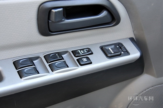 2011款 2.4L公務版 豪華型 兩驅小雙排