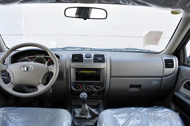 2011款 2.4L公務(wù)版 豪華型 兩驅(qū)小雙排