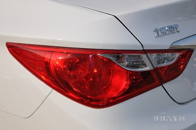 2014款 2.0L 自動領先型