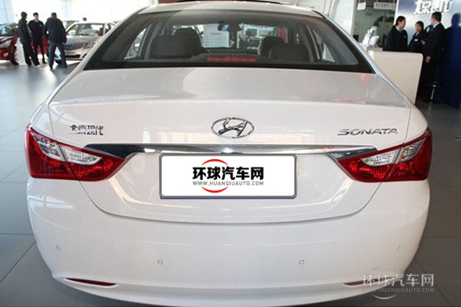 2014款 2.0L 自動領(lǐng)先型